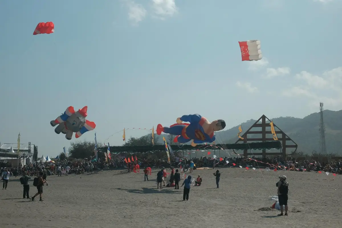 Festival Layang-Layang Parangkusumo: Tradisi Indonesia
